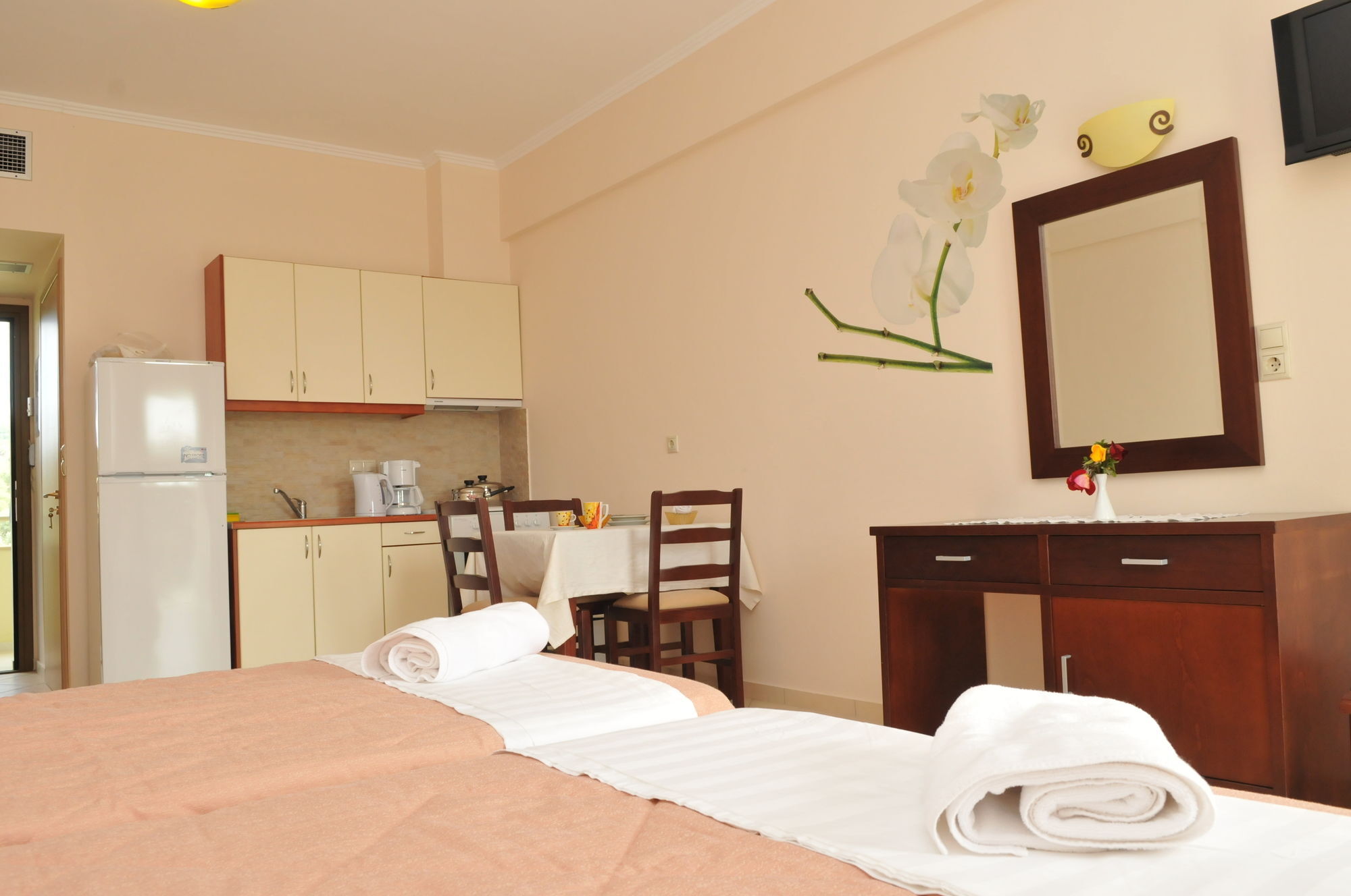 Finiki Plaza Aparthotel Methone Exteriör bild